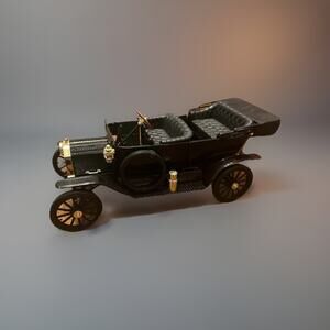 Universal Hobbies 1914 Ford Model T